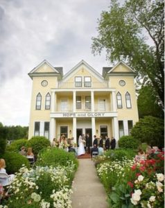 View of front of Hope and Glory Inn